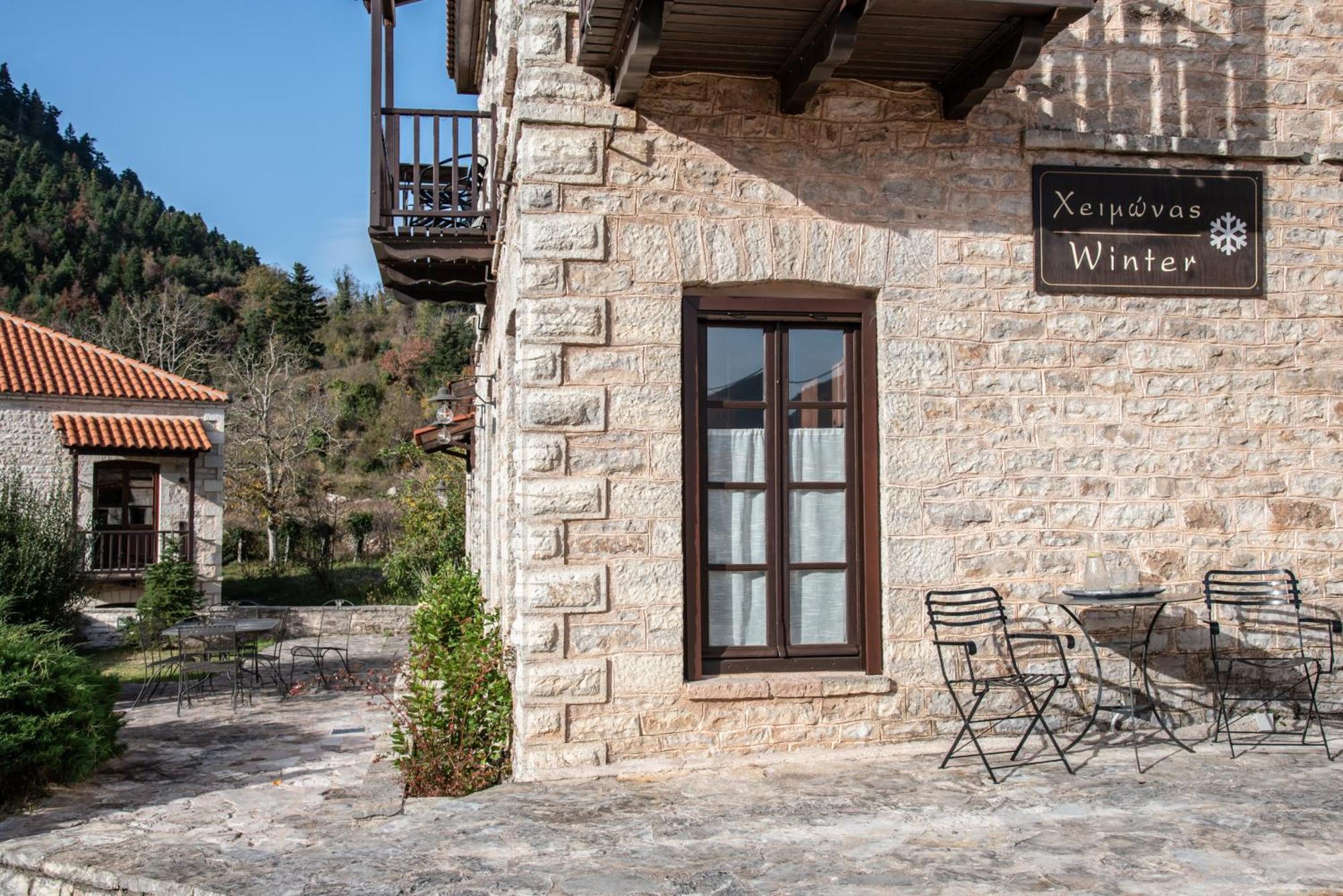 Epoches Hotel Karpenisi Buitenkant foto