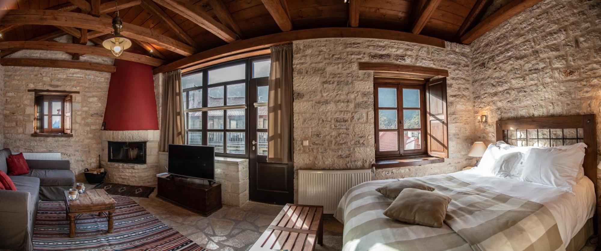 Epoches Hotel Karpenisi Buitenkant foto