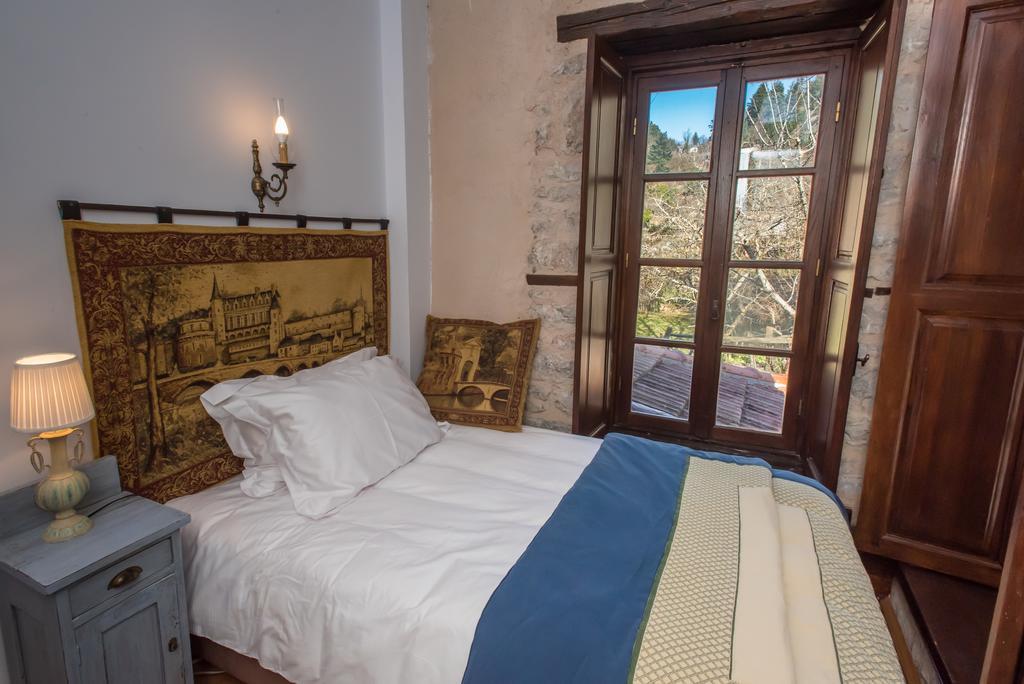 Epoches Hotel Karpenisi Buitenkant foto