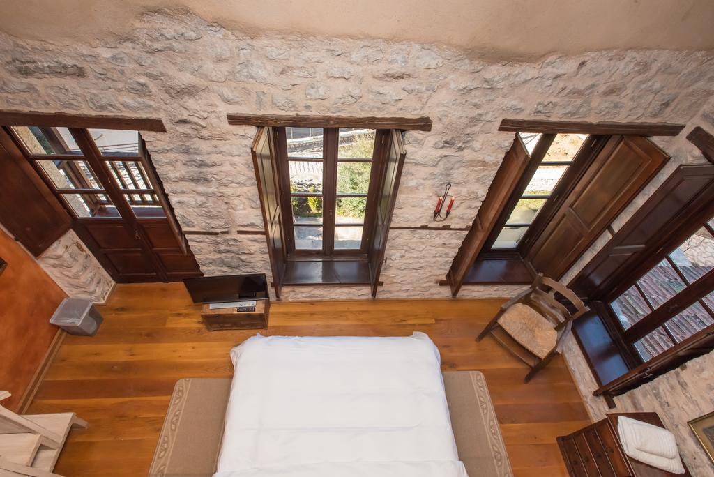 Epoches Hotel Karpenisi Buitenkant foto