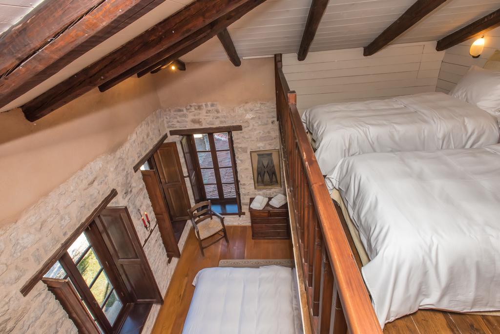 Epoches Hotel Karpenisi Buitenkant foto