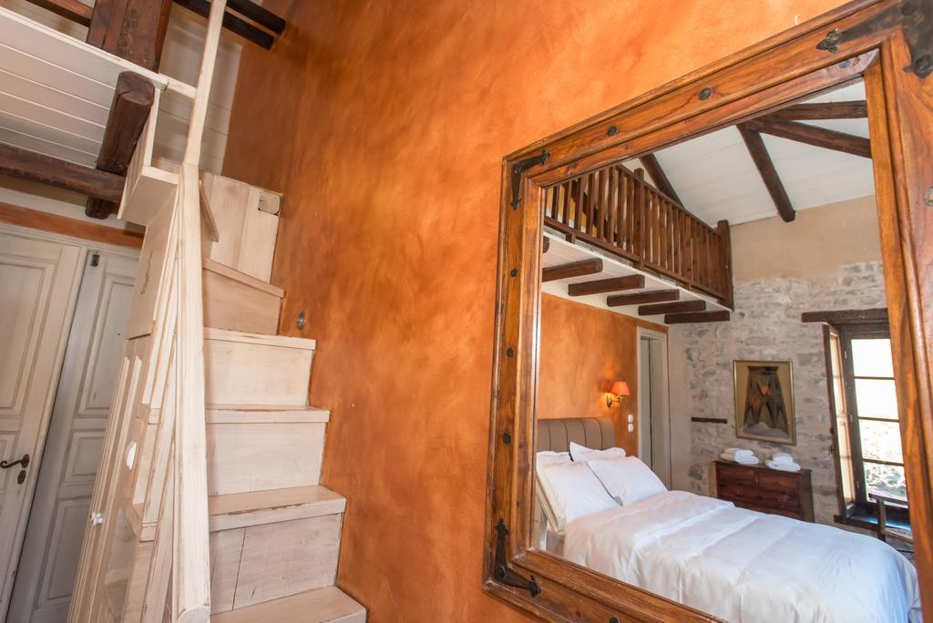 Epoches Hotel Karpenisi Buitenkant foto