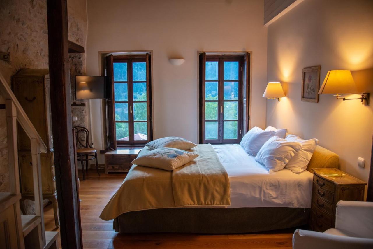 Epoches Hotel Karpenisi Buitenkant foto